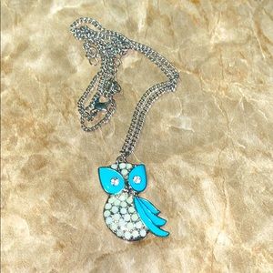 Beautiful brand new condition owl necklace! ✨💕